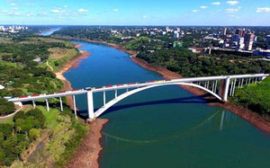 Puente de la Amistad es un símbolo  de unión entre dos pueblos hermanos | DIARIO PRIMERA PLANA