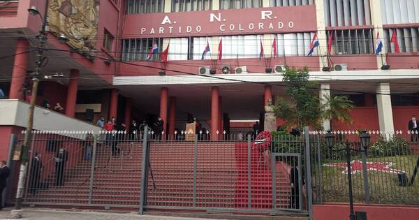 La Nación / Presidentes de seccionales en Bs. As. denuncian que representante apoya a Velázquez sin anuencia del consejo