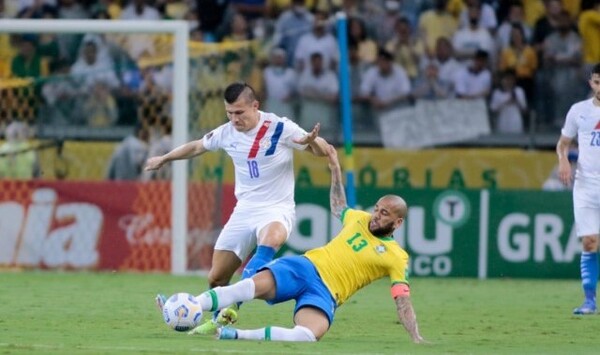 Brasil golea a Paraguay •