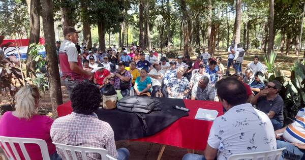 La Nación / Sindicato municipal de CDE se moviliza contra la corrupción y el pisoteo a los trabajadores