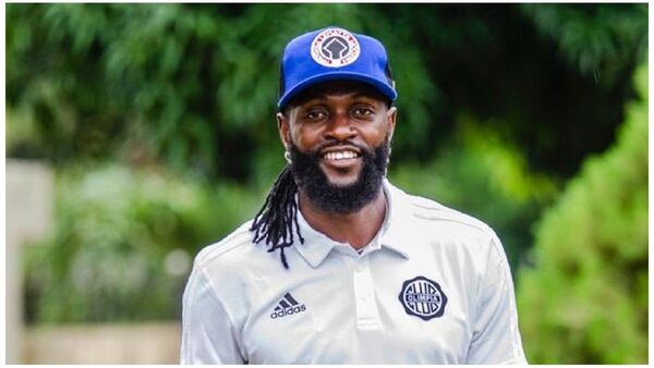 Olimpia es demandado por Adebayor
