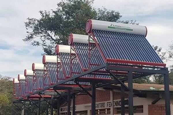 Crónica / Mirá cómo le sacan "jugo" al sol para energía alternativa
