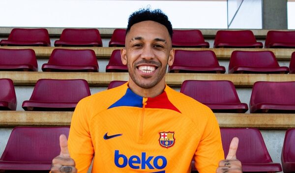 El Barcelona refuerza su delantera con el gabonés Aubameyang