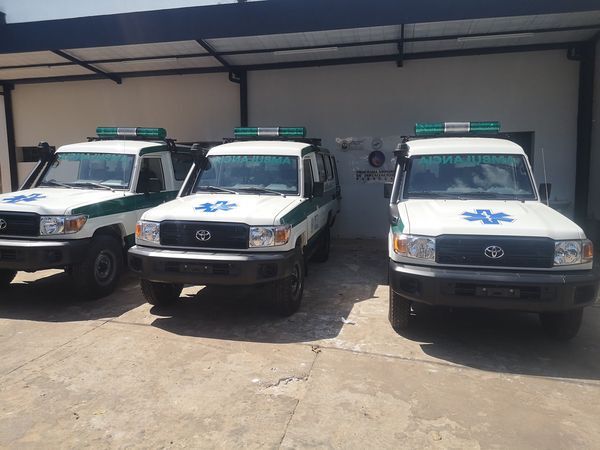 Salud Pública entrega 3 nuevas ambulancias a Itapúa
