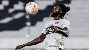 Olimpia es demandado por Adebayor
