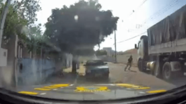 Camionero paraguayo es perseguido y capturado en Brasil con carga de cigarrillo de contrabando | Noticias Paraguay