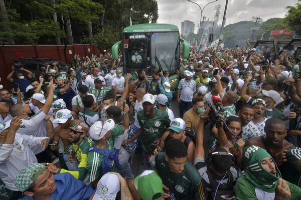 Crónica / El Palmeiras rumbeó hacia Emiratos Árabes para chutar el Mundial de clubes