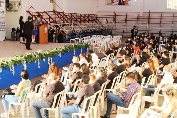 Colegios privados mantendrán la opción de las clases virtuales - Nacionales - ABC Color