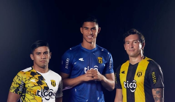 Diario HOY | Guaraní presenta su nueva indumentaria