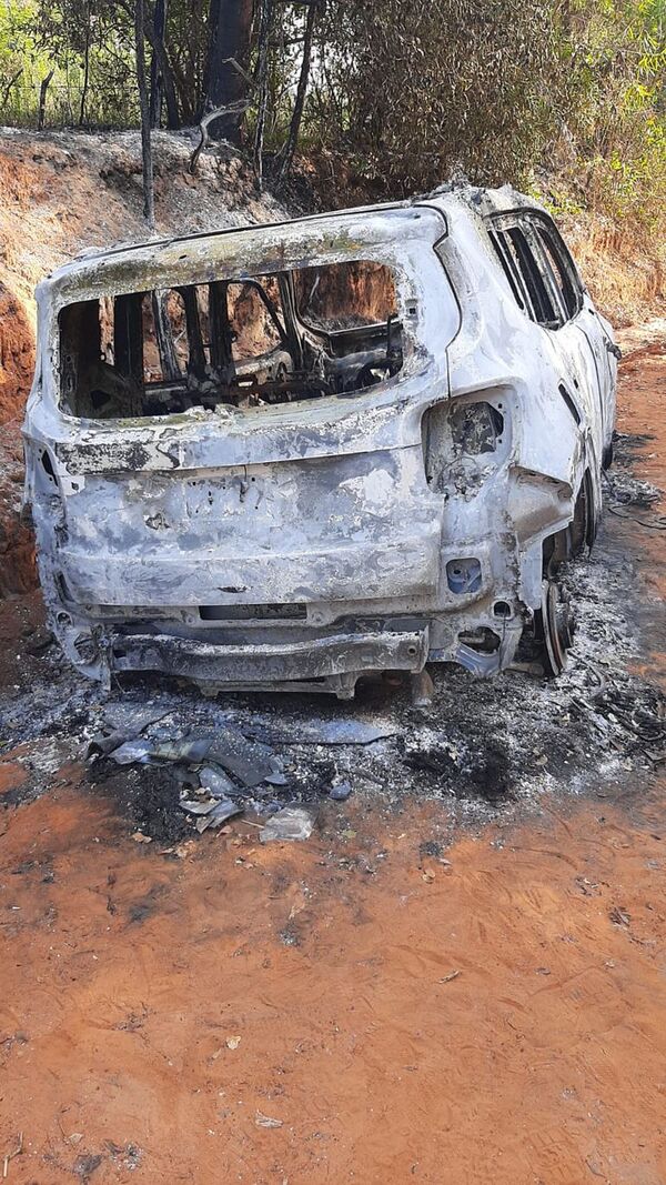 Camioneta incinerada en territorio narco tiene dos impactos de bala - Nacionales - ABC Color