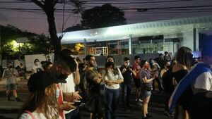 Atentado en San Bernardino: autoconvocados se manifiestan contra la inseguridad - Nacionales - ABC Color