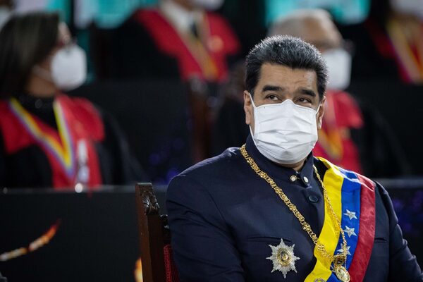 Maduro afirma que sostiene un diálogo con los tenedores de bonos para honrar las deudas - MarketData
