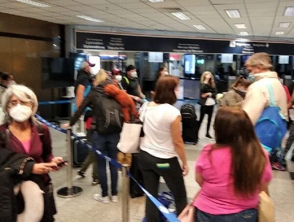 Desde hoy rigen las nuevas exigencias para los viajeros