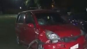 Motocicleta con tres menores es atropellada y una niña muere