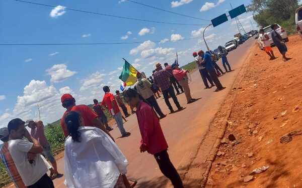 Reinician bloqueo de la avenida Monday, vecinos de Península piden presencia de Roque Godoy