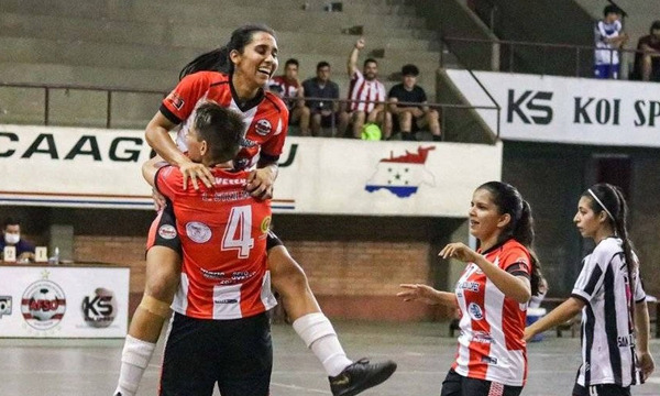 Ovetense golea y clasifica al Nacional Femenino de Futbol de Salón - OviedoPress