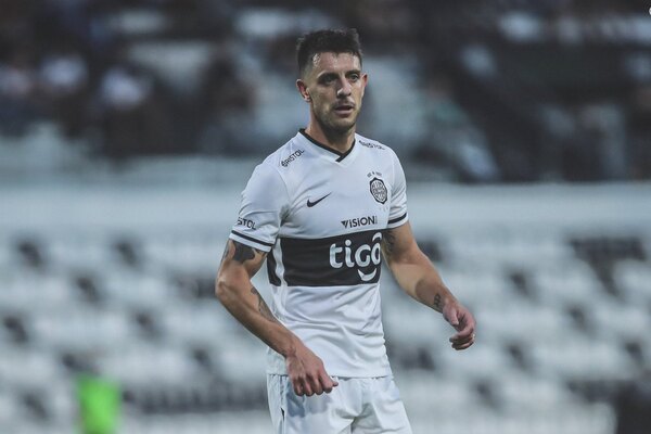 El motivo por el que Alejandro Silva queda fuera del partido ante General Caballero