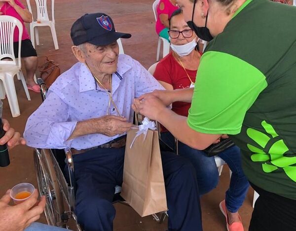 Fiesta para celebrar 105 años de ex combatiente de la Guerra del Chaco