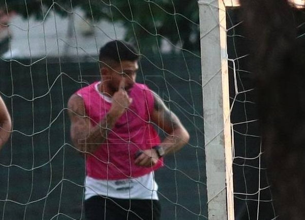 Diario HOY | Salazar no se mueve de Olimpia