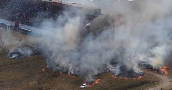 La Nación / Chispa de petardo inició incendio