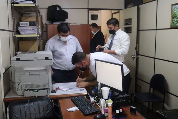 Policías imputados por adulteración de datos se abstienen de declarar - ADN Digital