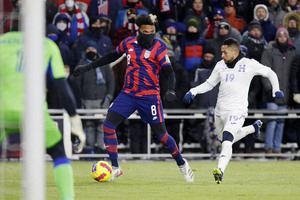 ¡Insólito! Dos jugadores de Honduras sustituidos por hipotermia ante EE.UU