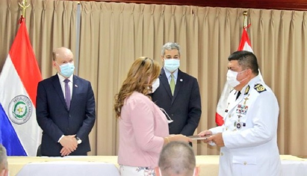 Indert entrega propiedad situada en frontera con Bolivia a la Fuerza Aérea Paraguaya