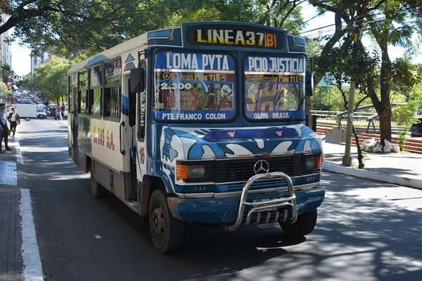 Reclamo “pasajero”: Se suspende paro de buses en Asunción