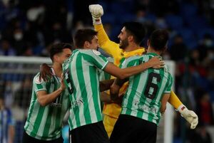 El Betis golea y elimina nuevamente a la Real de la Copa del Rey - Fútbol Internacional - ABC Color