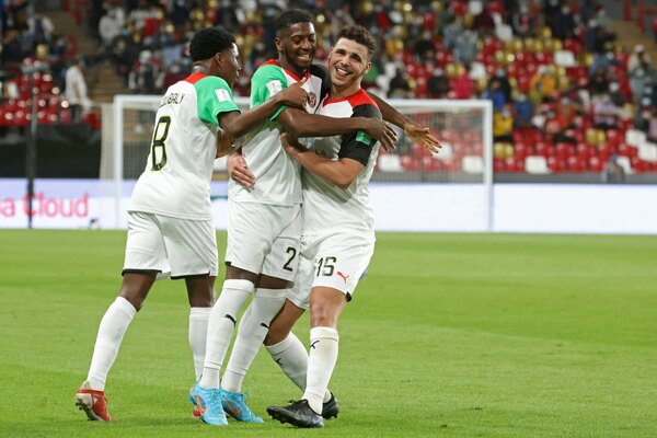 Al Jazira golea 4-1 al Pirae en el inicio del Mundial de Clubes