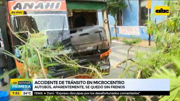 Accidente de tránsito en el microcentro de Asunción - ABC Noticias - ABC Color
