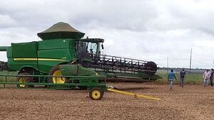 Tractor se trancó por tendido eléctrico y mató a trabajador