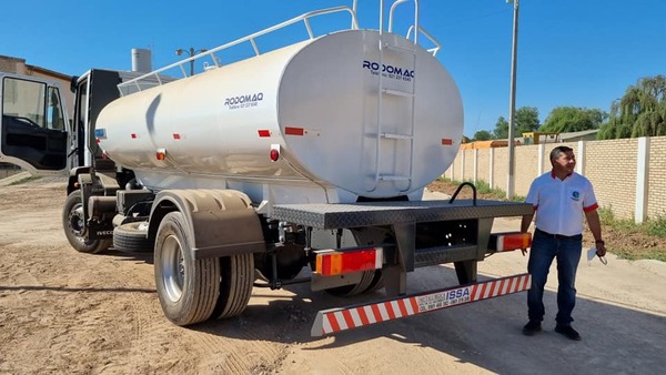 Adquieren camiones cisterna para acarreo de agua en Boquerón