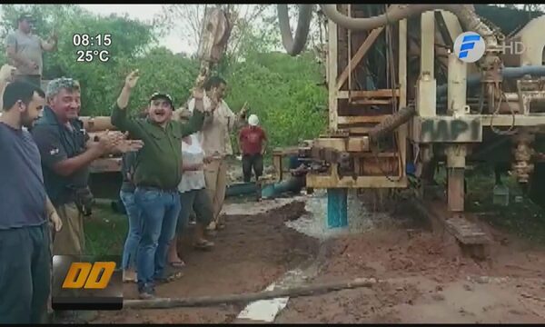 Salió agua en Caapucú y así lo festejaron | Telefuturo