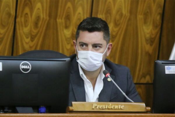 Giuzzio es un “reverendo inútil, inoperante y deshonesto”, dice presidente de Diputados - ADN Digital