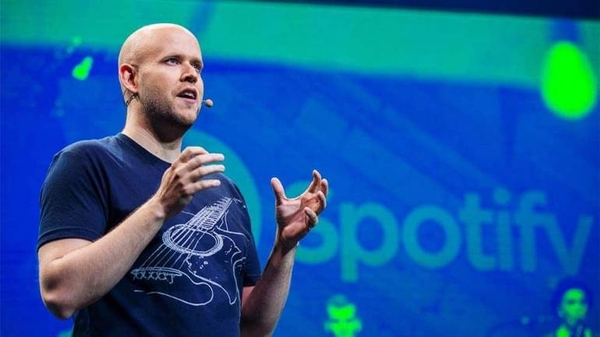 Diario HOY | Presidente de Spotify defiende permanencia del pódcast de Joe Rogan