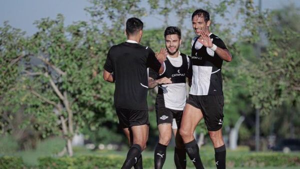 Libertad prepara el debut de Roque y William Mendieta