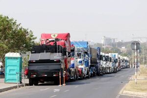 Transporte de carga irá a paro desde el lunes con unos 36.000 camiones