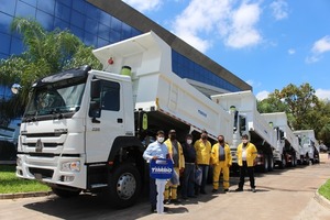 Grupo TIMBO entregó 10 camiones Sinotruk a la Constructora Heisecke S.A.