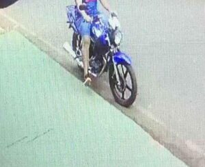 Solitario motochorro asalta farmacia cerca del Hospital Regional de CDE