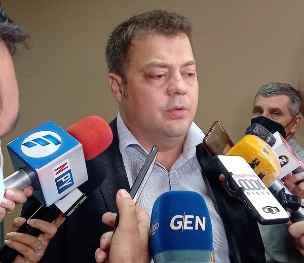 Diputado trata a la Policía de “cáncer maligno” y aunque se cambien 100 ministros “todo seguirá igual” – La Mira Digital