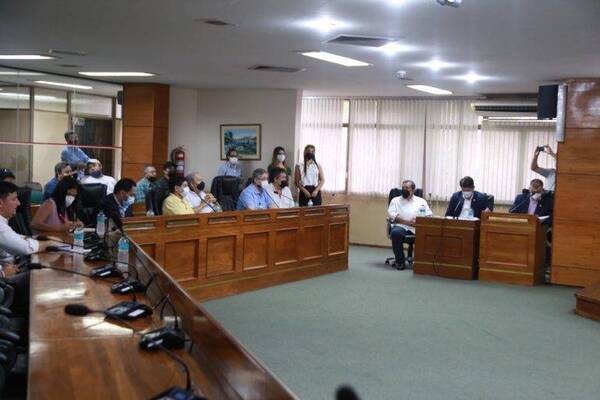 Crónica / Paro de micros, depende de estudio de suba en la Junta Municipal de Asunción