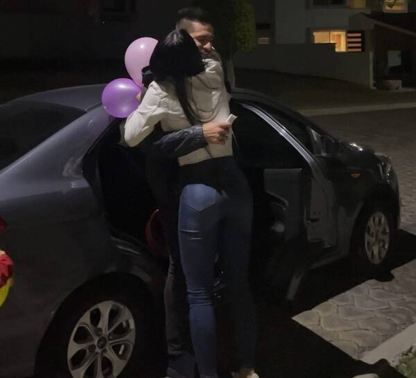 Crónica / ¡Como héroe fue recibido Antony Silva en su casa!