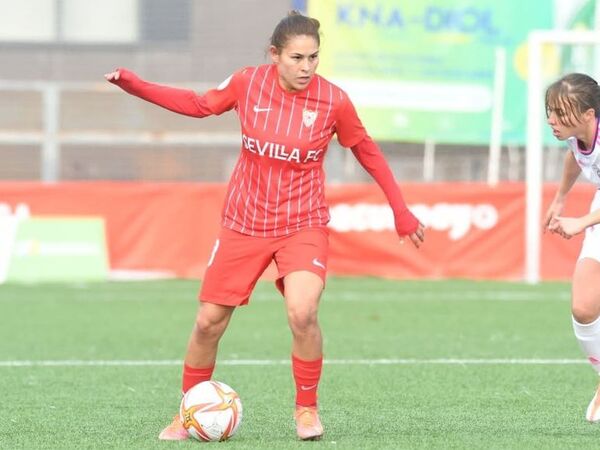Las embajadoras paraguayas por el mundo - Fútbol - ABC Color