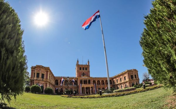 Mediante Decreto el Ejecutivo traslada de fecha a dos feriados