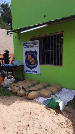 Tras allanamiento incautan más de 87 kg de marihuana, cocaina, crack, y armas de fuego en San Lorenzo