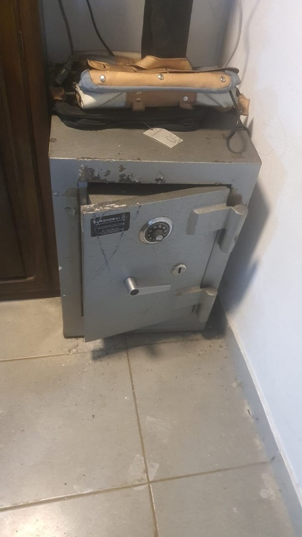 Roban dinero en efectivo y cheques de un local comercial en Concepción