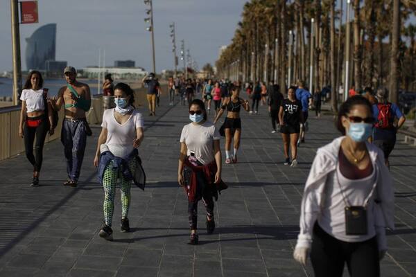Eliminarán la obligación de usar mascarilla al aire libre en España - ADN Digital