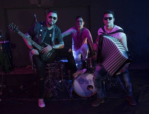 Manzana Azul estrena canal de YouTube y Facebook con un Show en Vivo