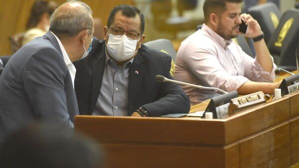 Golpe al cartismo en Diputados salva a Giuzzio del juicio político